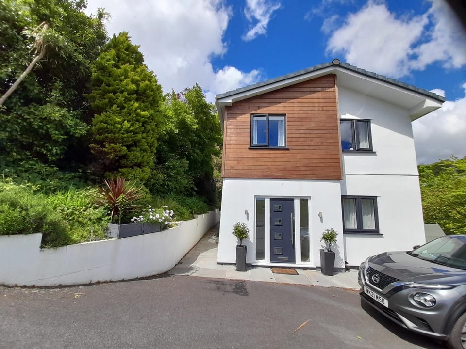 Sunny-side-up Villa in Saint Austell
