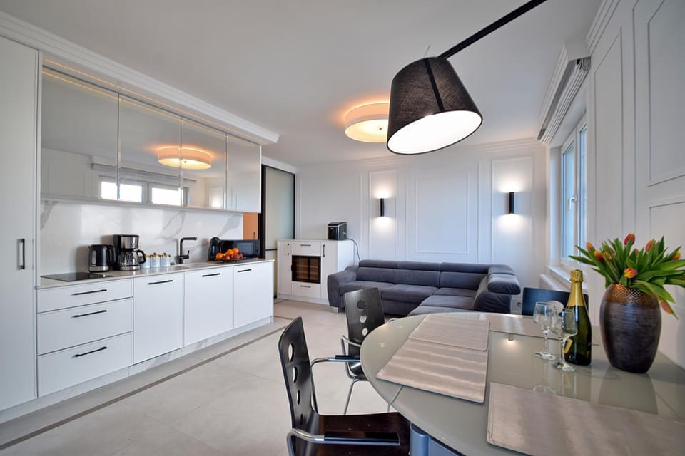 Kitchen or kitchenette, Living room, Seating area