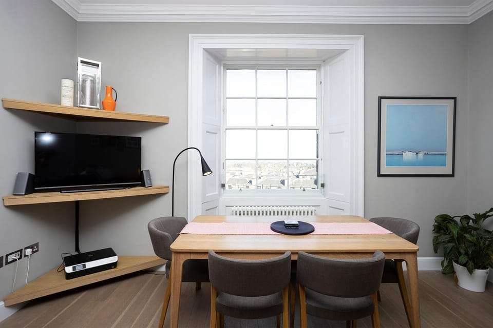 TV and multimedia, Dining area