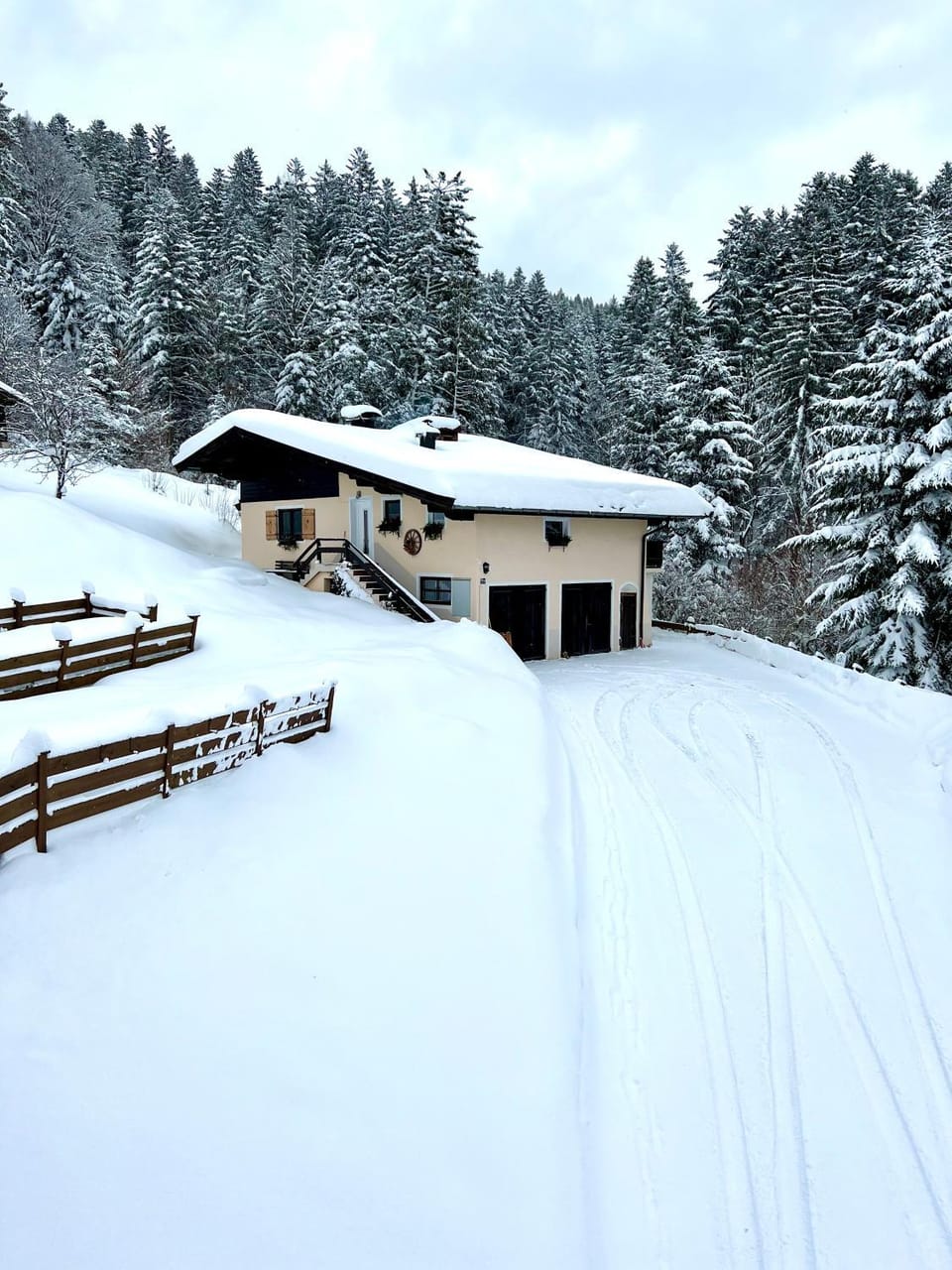 Property building, Natural landscape, Winter