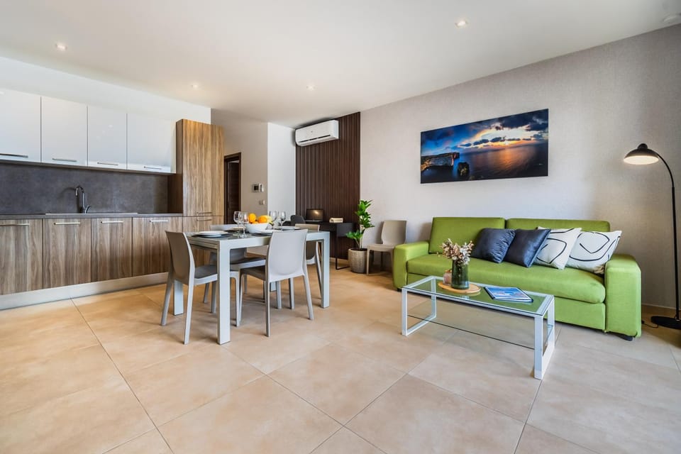 FL 4 TheLODGE-Charming City Retreat by Homely Apartment in Malta