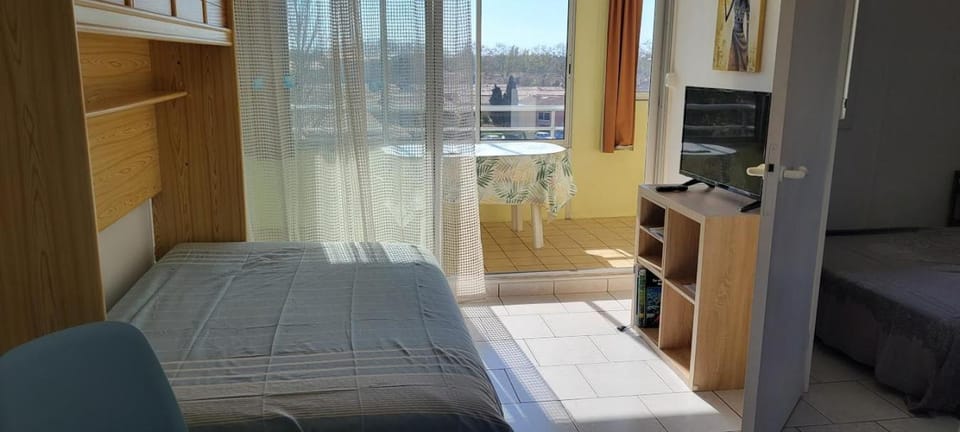 Bed, Balcony/Terrace, Living room