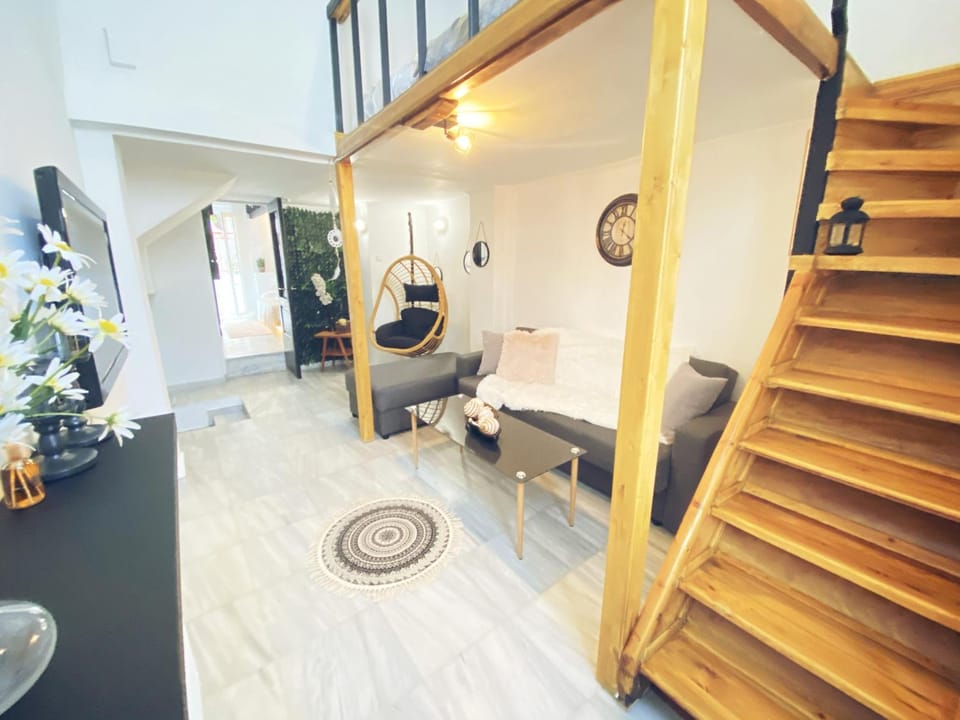 Living room, Lounge or bar, Seating area