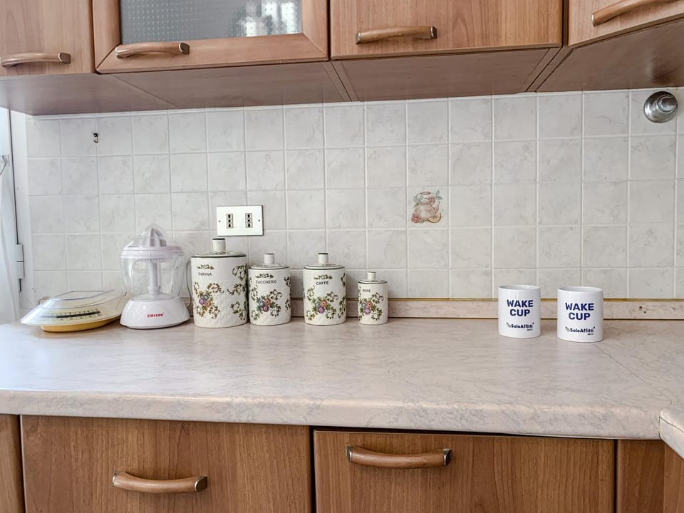 Coffee/tea facilities, Kitchen or kitchenette