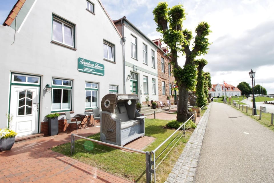 Property building, Street view
