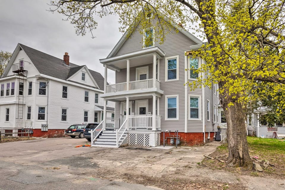 Cozy-Chic Attleboro Apt: 1 Mi to Dining & Zoo Apartment in North Attleborough