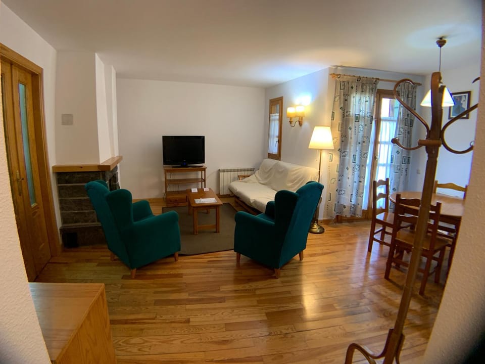 TV and multimedia, Balcony/Terrace, Living room, Photo of the whole room, Dining area