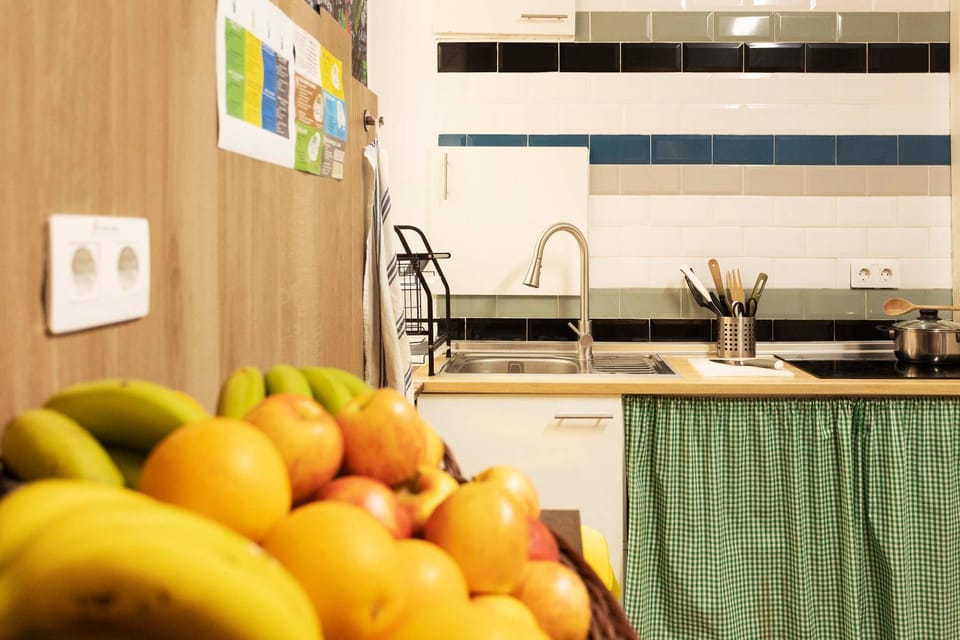 Kitchen or kitchenette, Communal kitchen, Breakfast, stove