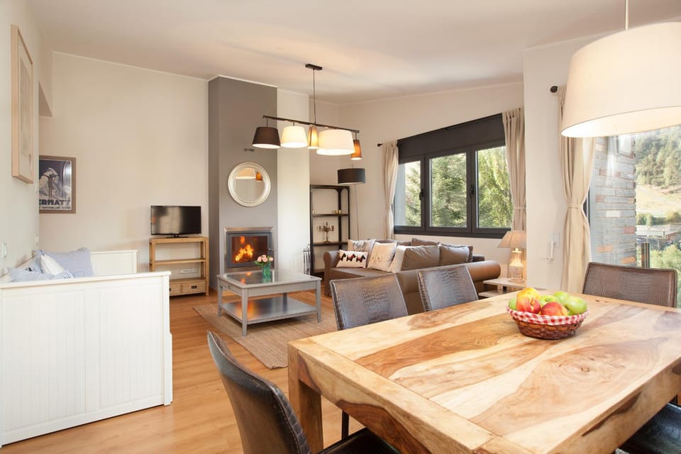 Living room, Seating area, Dining area, Dining area