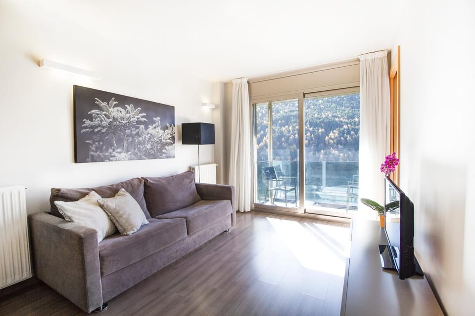 Balcony/Terrace, Living room, Seating area, Mountain view