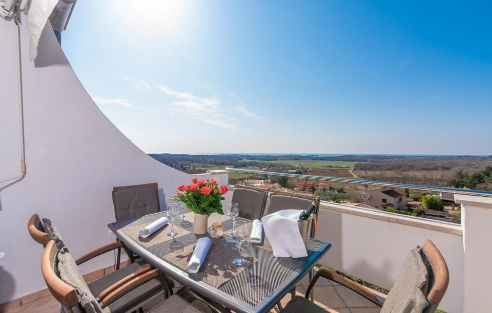 Patio, Natural landscape, Balcony/Terrace, Seating area, Sea view