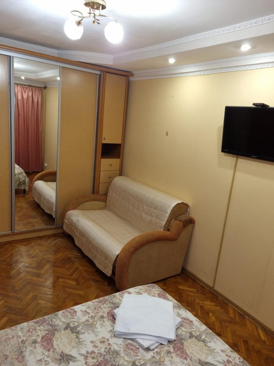Затишна 1 кімнатна квартира біля метро Дарниця Apartment in Kiev City - Kyiv