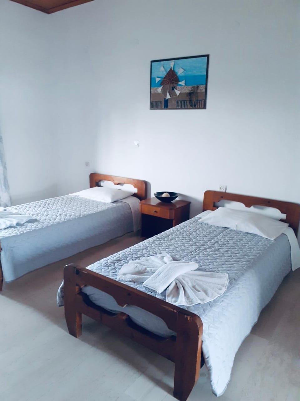 Bed, Photo of the whole room, towels
