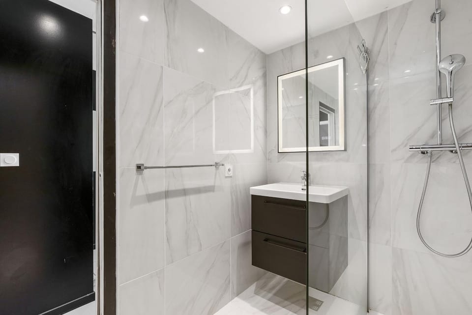 Shower, Bathroom