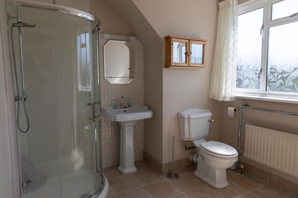 Barrymor Twin, Family and Double Room Vacation rental in County Clare