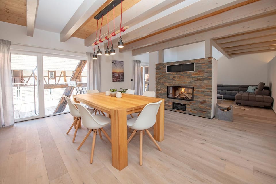 Seating area, Dining area