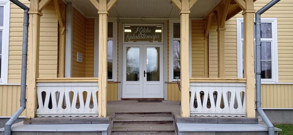 Facade/entrance, Balcony/Terrace