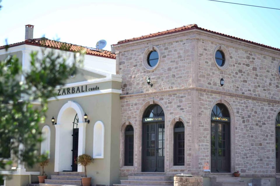 Zarbalı Cunda Hotel in İzmir Province