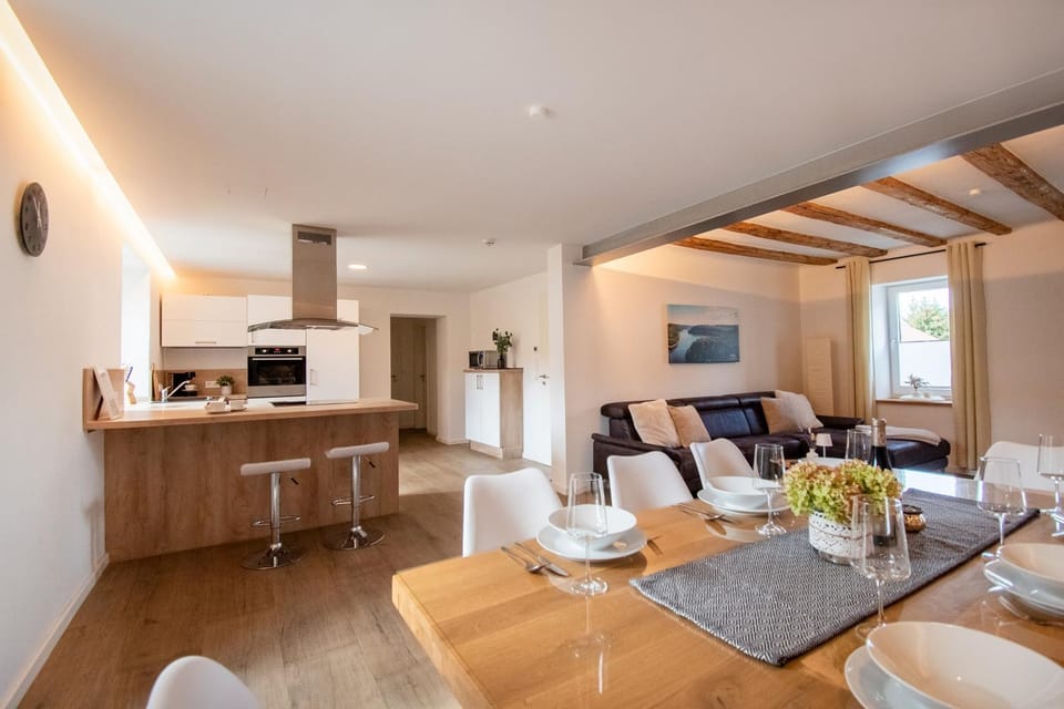 Living room, Dining area, kitchen