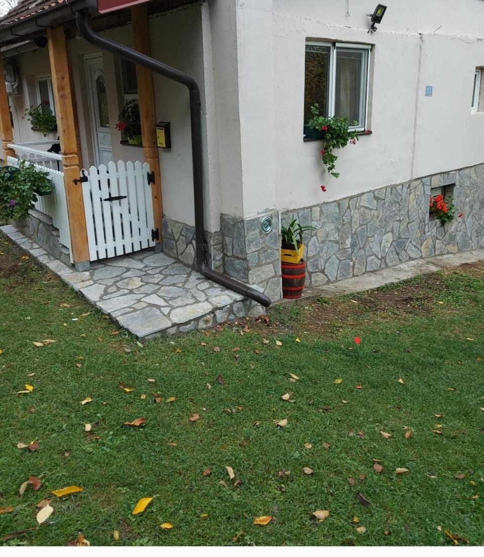 Stari dud Beserovina House in Zlatibor District, Serbia