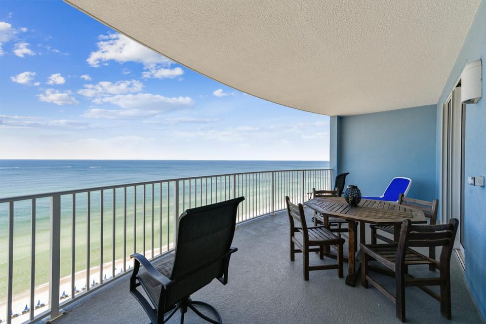 Twin Palms Resort #1404 by Book That Condo House in Long Beach
