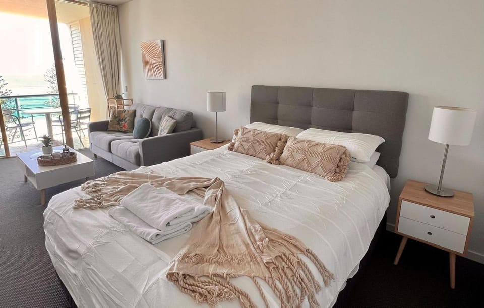 Top Floor Beachside Apartment in the Heart of Mooloolaba Apartment in Sunshine Coast