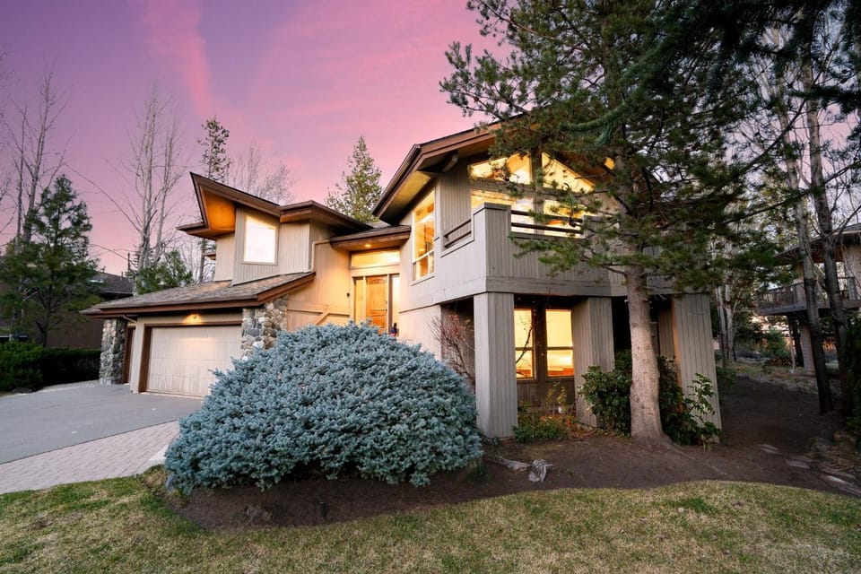 3 Mulligan Hot Tub on Private Deck House in Sunriver