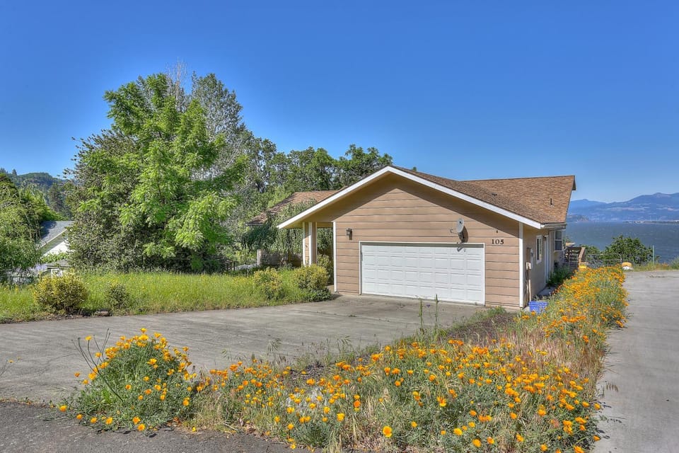 Amber Sunset home House in Mosier
