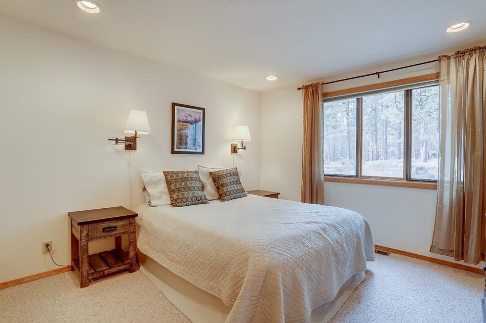 7 Cedar Private Cul de sac Forest View House in Sunriver