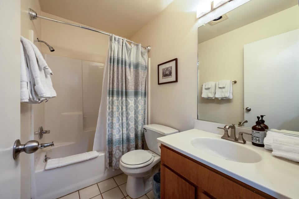 15 Lodge Condo with Hood River Bridge View Apartment in Hood River