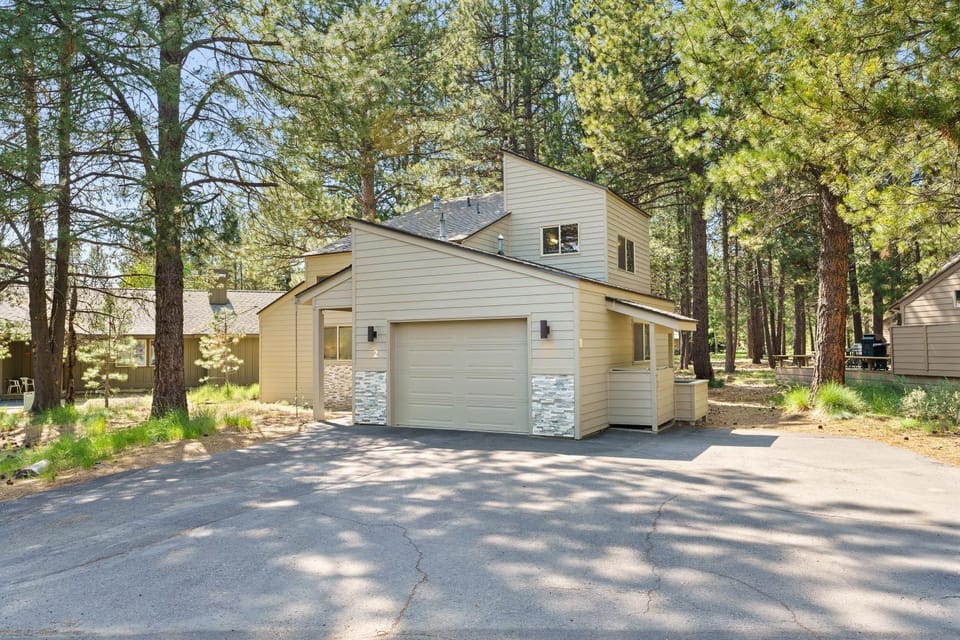 2 Landrise Home with Bikes to Use House in Sunriver
