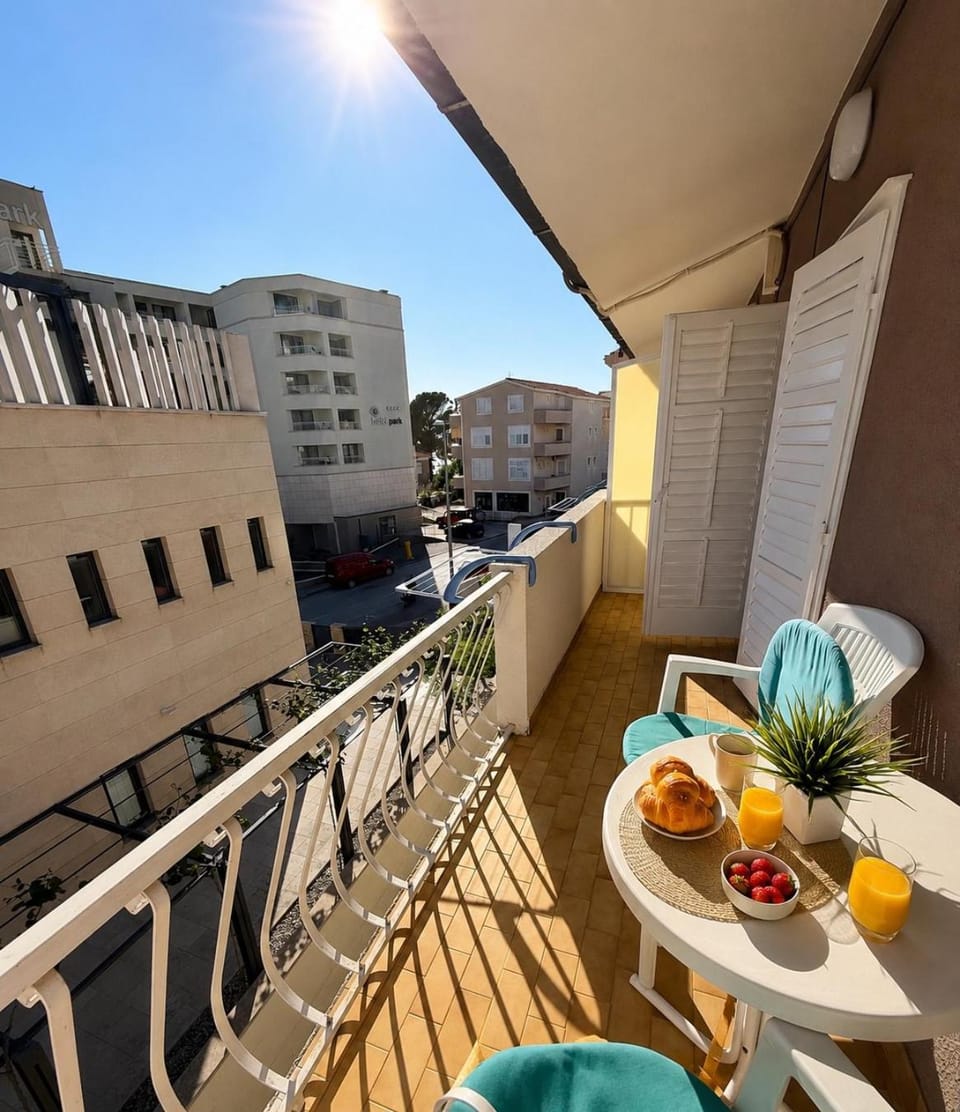 Apartments Olga 2 Apartment in Makarska