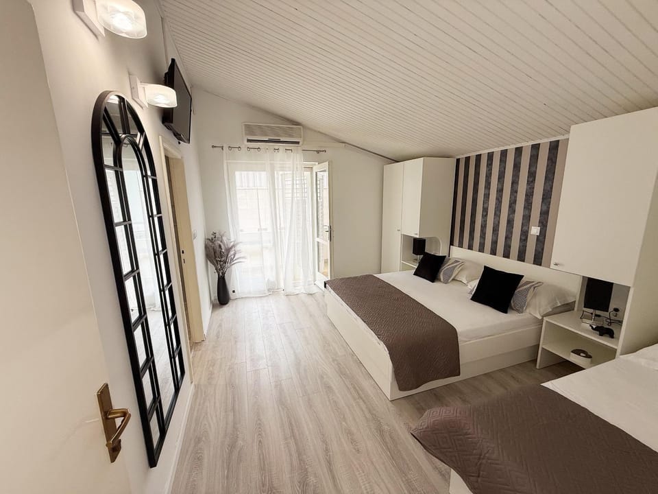 Apartments Olga 2 Apartment in Makarska