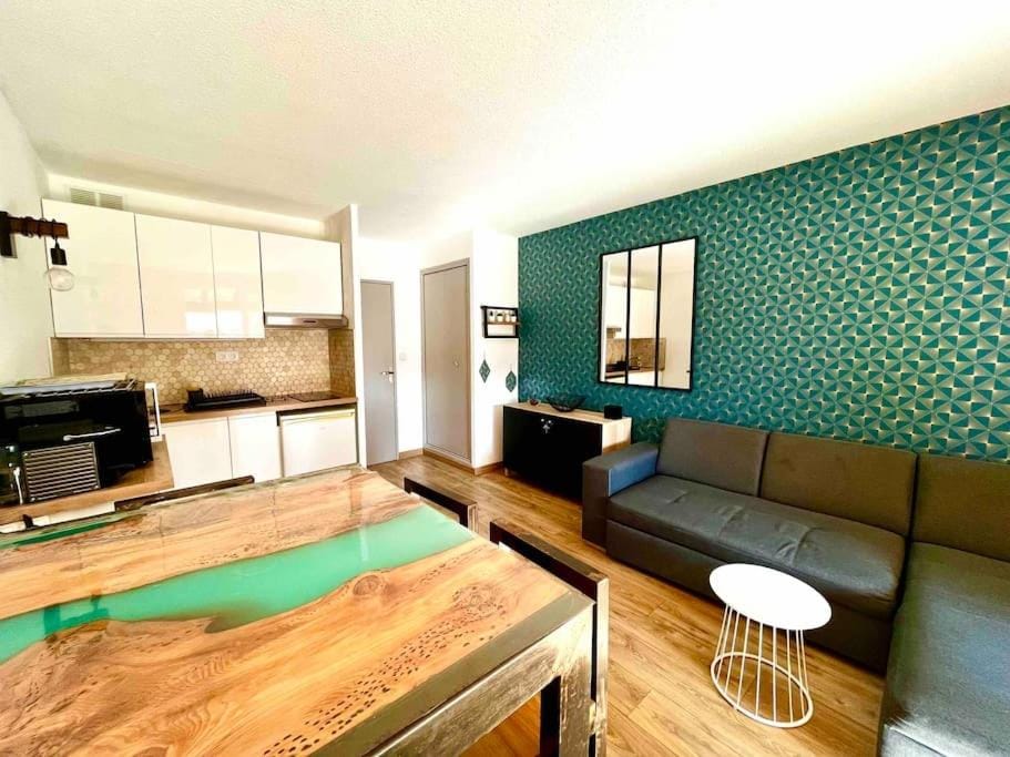 SUPERBE LOGEMENT CLIMATISE à 2 PAS DE LA MER Apartment in La Cadière-d'Azur