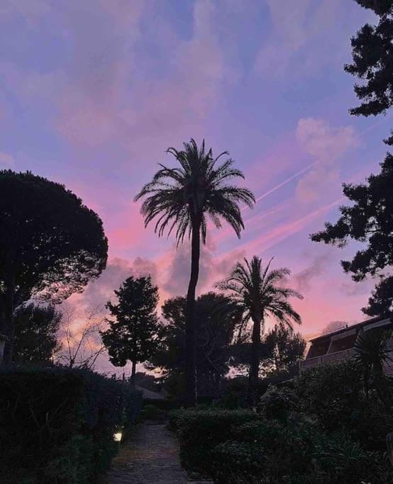 SUPERBE LOGEMENT CLIMATISE à 2 PAS DE LA MER Apartment in La Cadière-d'Azur