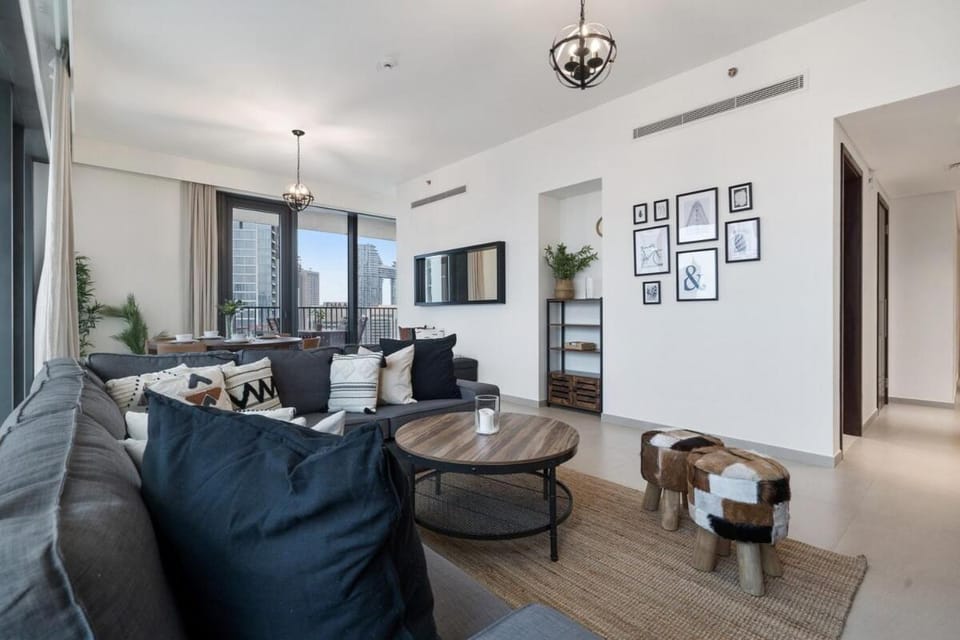 Breathtaking City Views From DT Apt with Terrace Apartment in Dubai