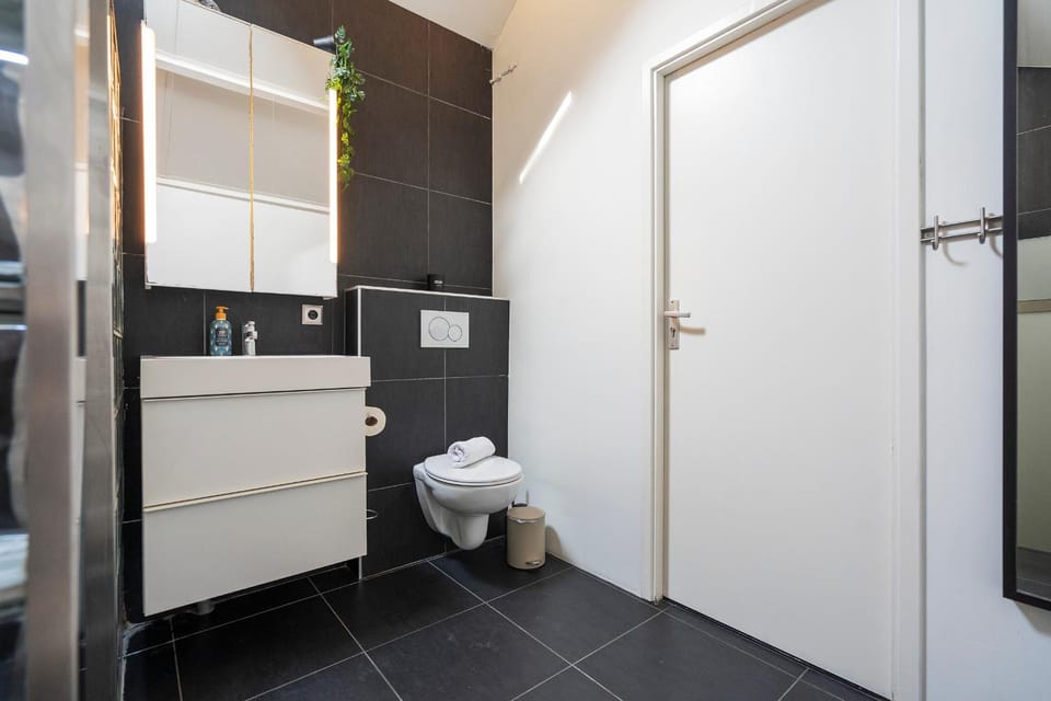 Shower, Toilet, Bathroom