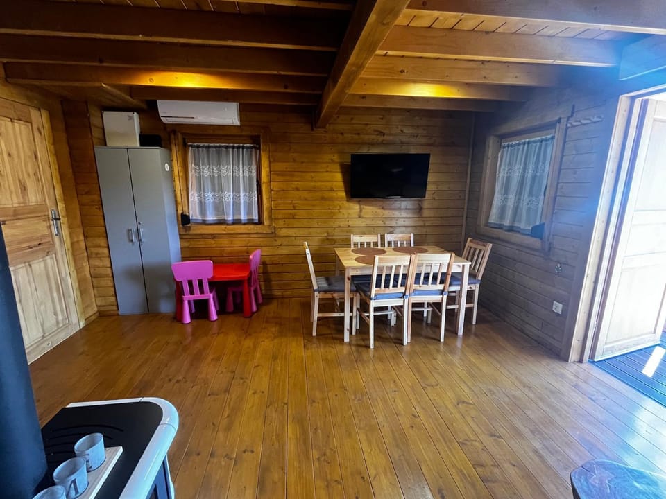 TV and multimedia, Dining area