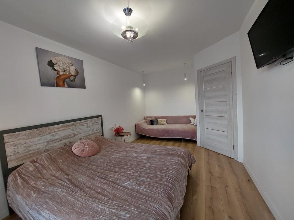 Євродвійка Люкс Яровиця 11 з кондиціонером Apartment in Ukraine