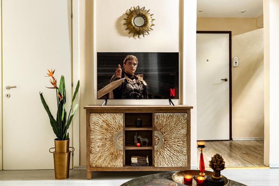 TV and multimedia, Living room, Seating area