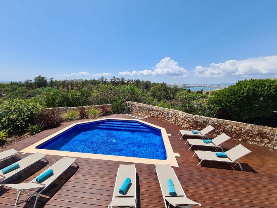 Villa Atlantic Blue Luxury with Ocean views Villa in Ferragudo