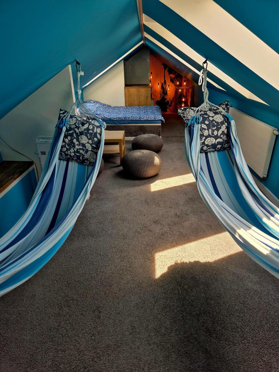 Bed, Living room, Photo of the whole room, Seating area, Bedroom