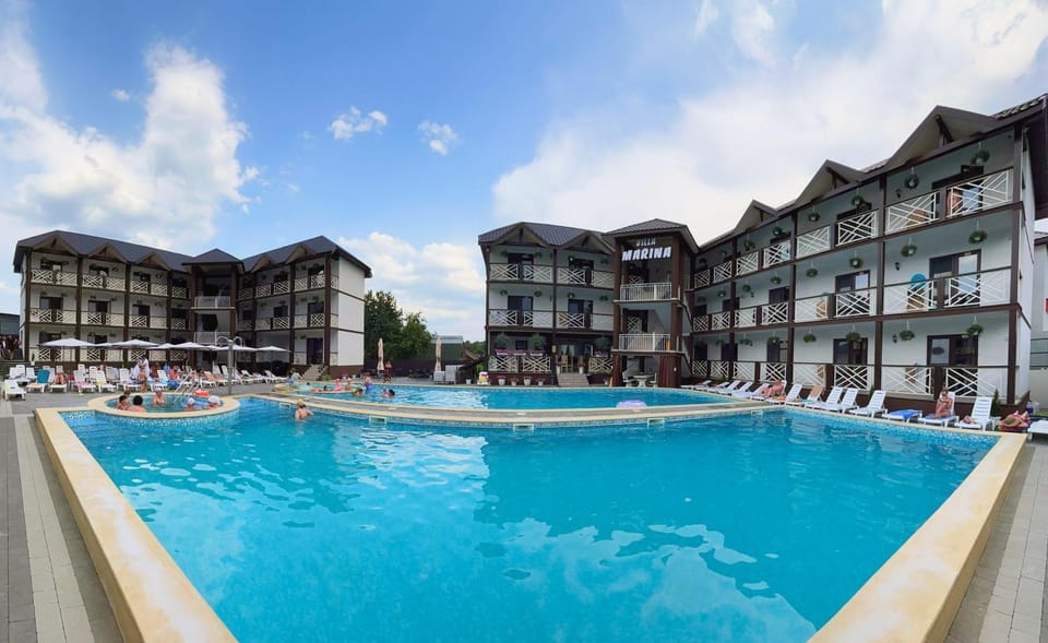 Property building, Swimming pool