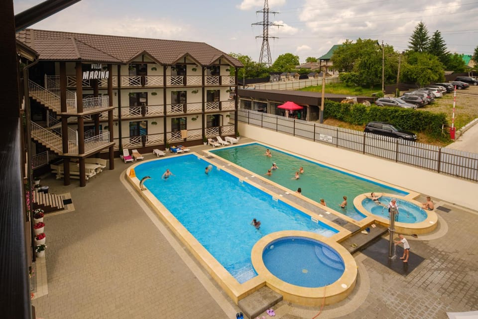 Pool view, Swimming pool, sunbed