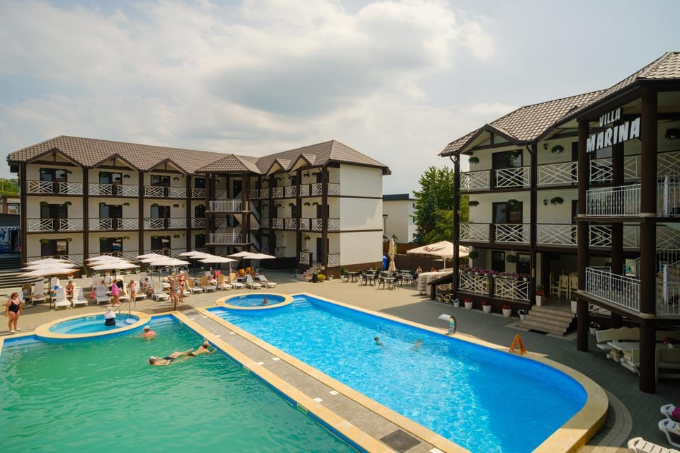 View (from property/room), Pool view