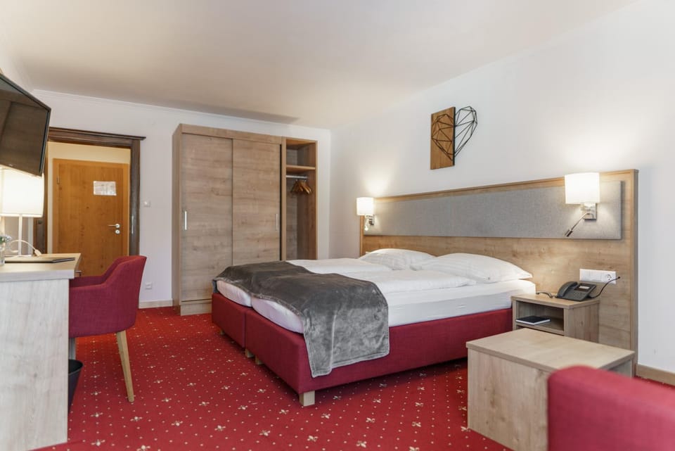 Bed, Photo of the whole room, Bedroom, wardrobe