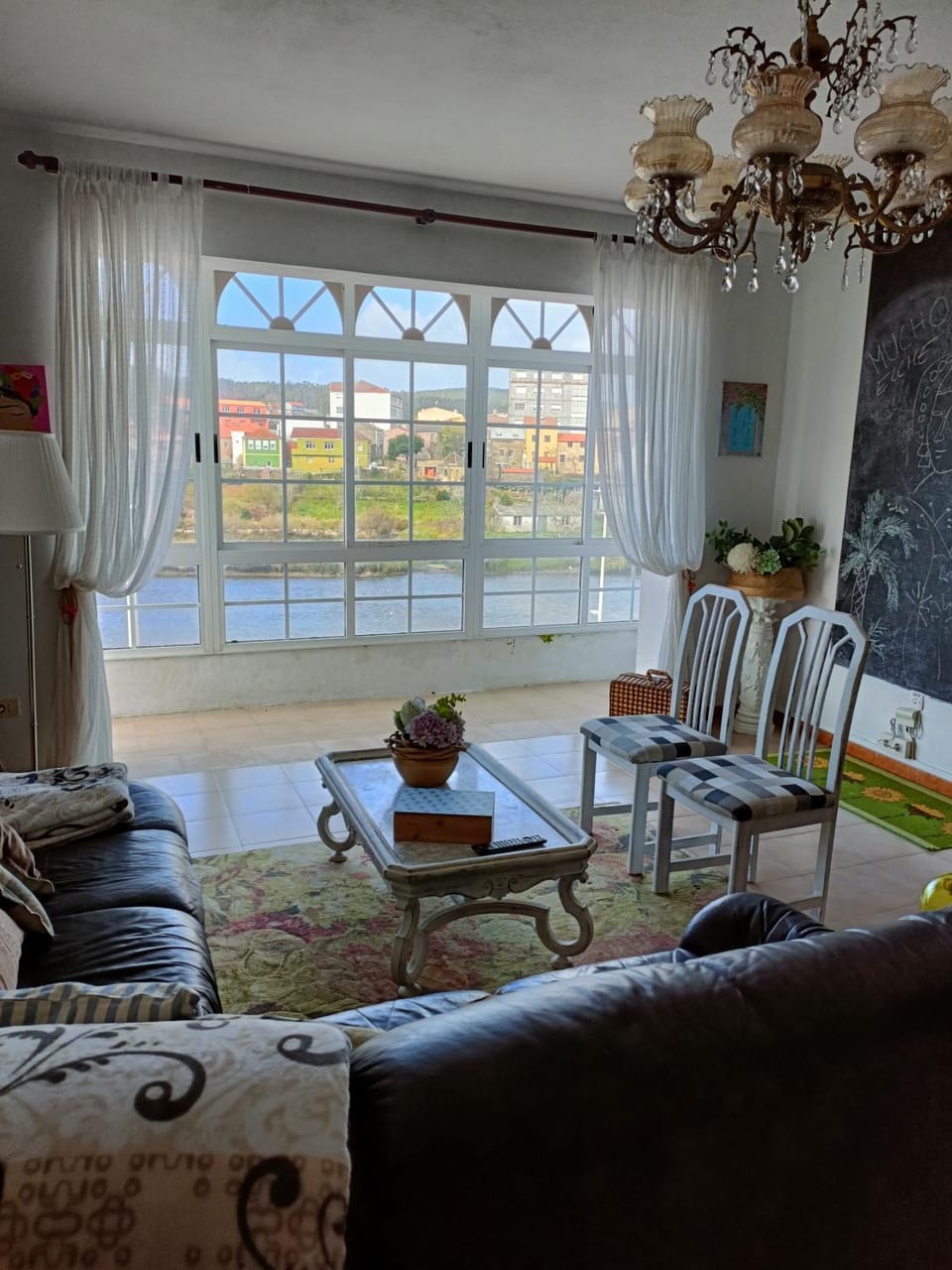 Communal lounge/ TV room, Natural landscape, Living room