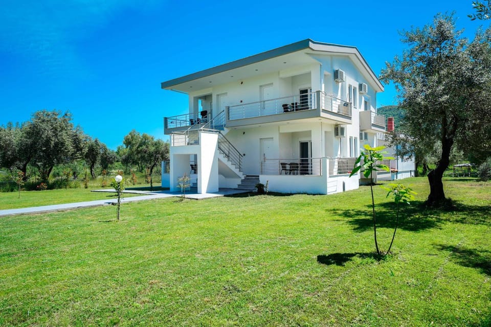 Property building, Garden