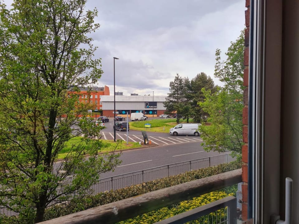 Property building, Neighbourhood, View (from property/room), View (from property/room), City view, City view, Street view, Location