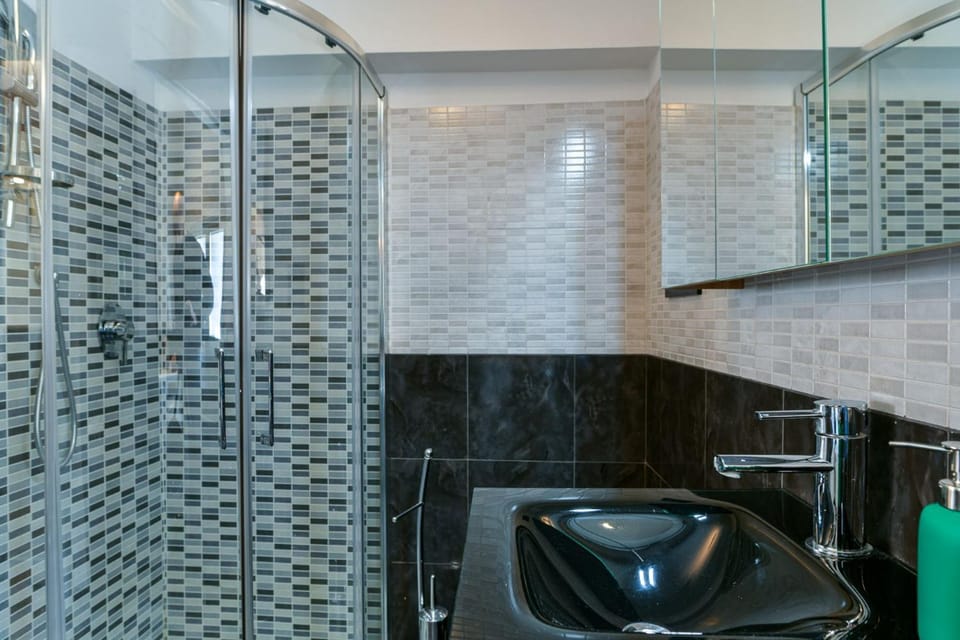 Property building, Bathroom